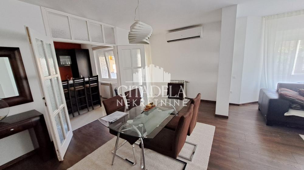 Stan na prodaju u Beogradu, Čukarica, trosoban, 96m2, cena 320000 evra