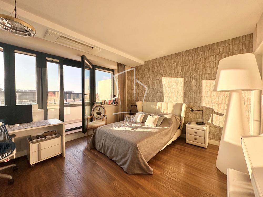 Stan na prodaju u Beogradu, Novi Beograd, 213m2, cena 1400000 evra