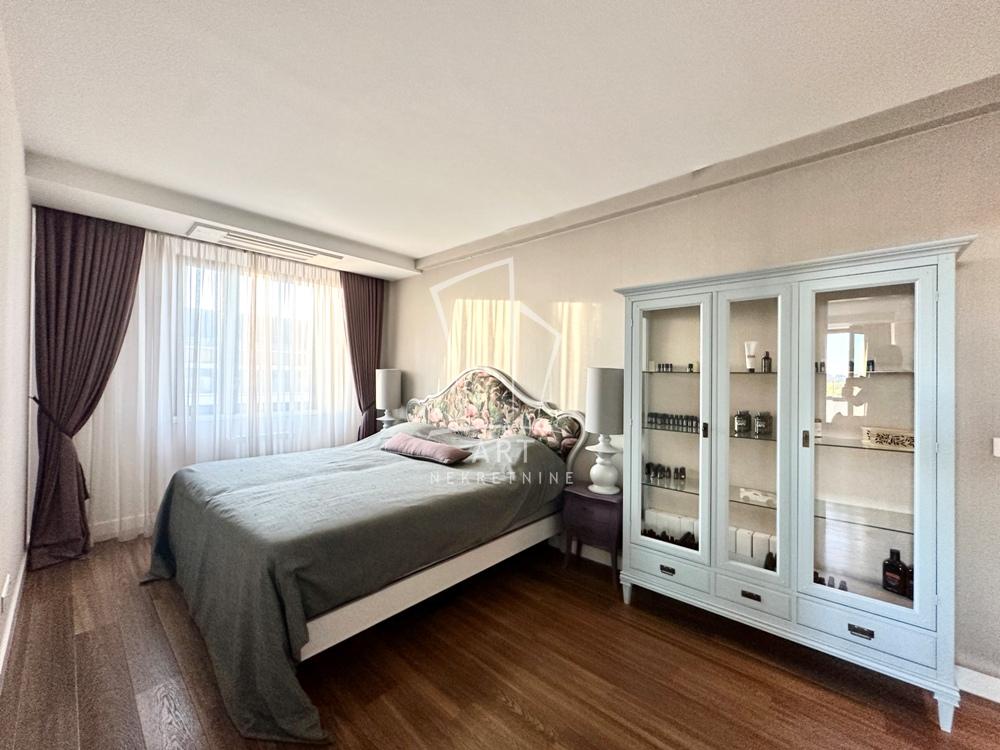 Stan na prodaju u Beogradu, Novi Beograd, 213m2, cena 1400000 evra