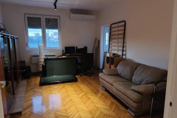 Stan na prodaju u Beogradu, Voždovac,Pašino brdo, trosoban, 61m2, cena 237000 evra