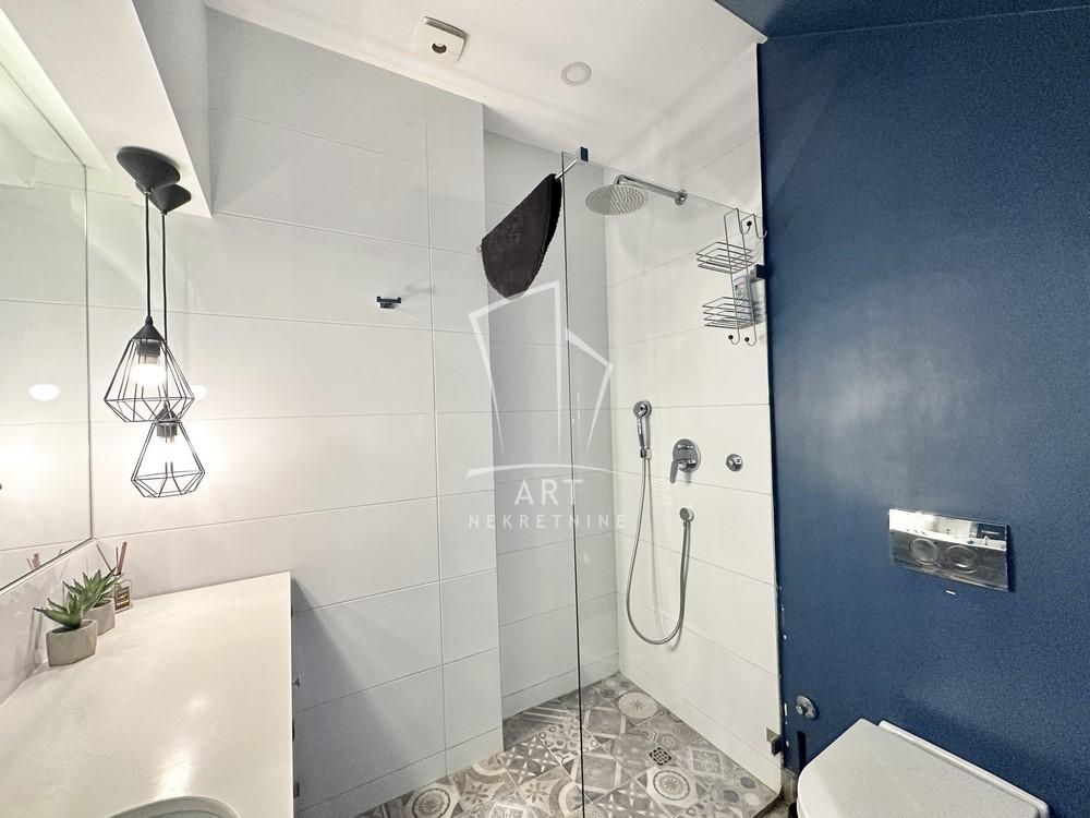 Stan na prodaju u Beogradu, Knez Mihailova, trosoban, 69m2, cena 479000 evra