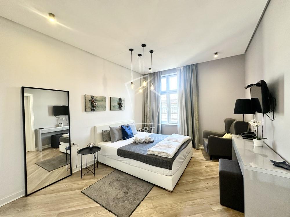 Stan na prodaju u Beogradu, Knez Mihailova, trosoban, 69m2, cena 479000 evra
