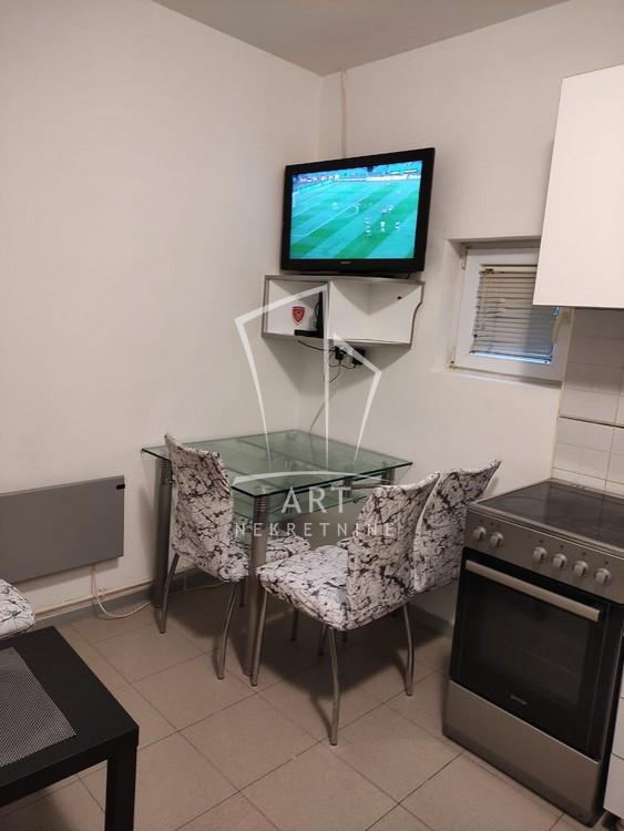Stan na prodaju u Beogradu, Stari grad, jednoiposoban, 28m2, cena 174000 evra