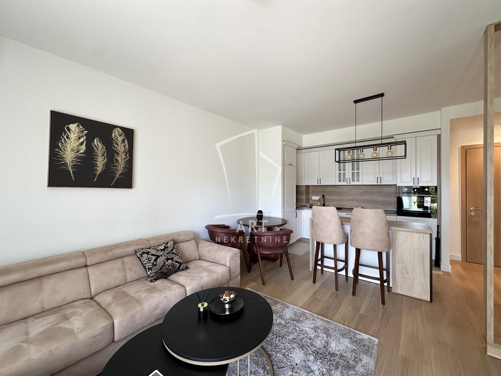 Stan na prodaju u Beogradu, Beograd na vodi, trosoban, 77m2, cena 425000 evra