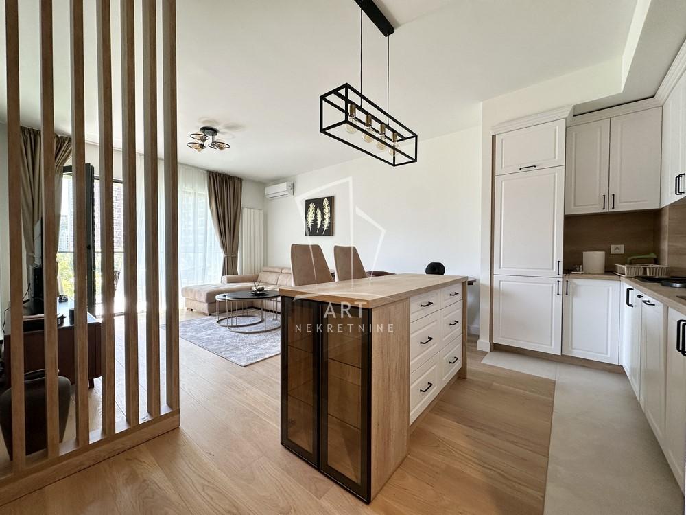 Stan na prodaju u Beogradu, Beograd na vodi, trosoban, 77m2, cena 425000 evra