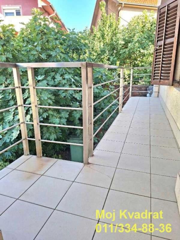 Stan na prodaju u Beogradu, Zvezdara, trosoban, 65m2, cena 195000 evra