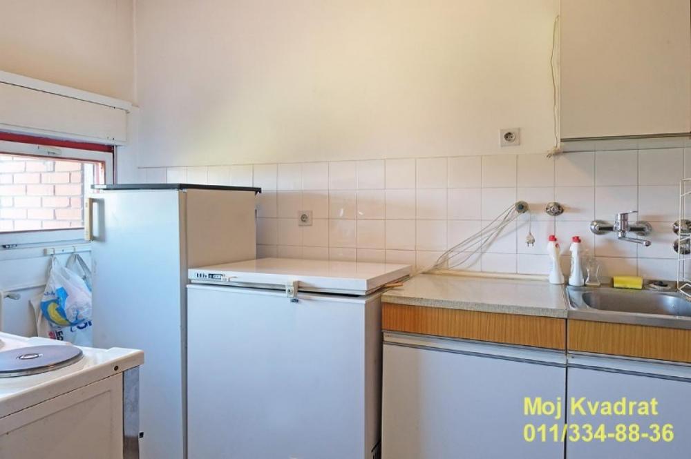Stan na prodaju u Beogradu, Banjica, trosoban, 86m2, cena 206000 evra