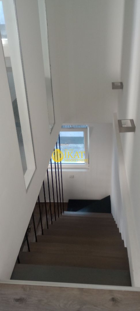 Stan na prodaju u Beogradu, Palilula, trosoban, 72m2, cena 250000 evra
