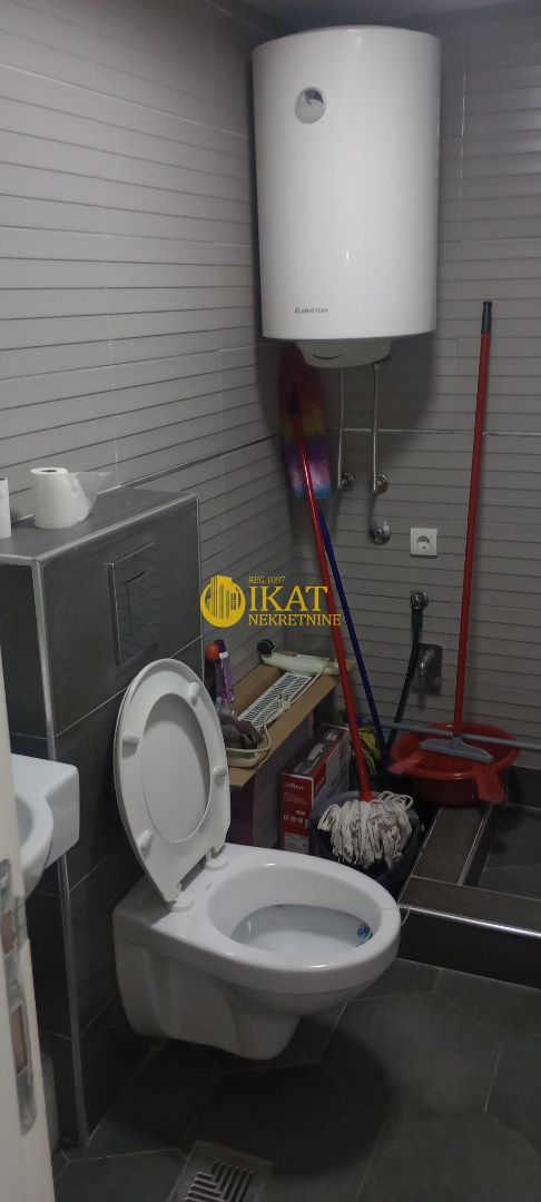 Stan na prodaju u Beogradu, Palilula, trosoban, 72m2, cena 250000 evra