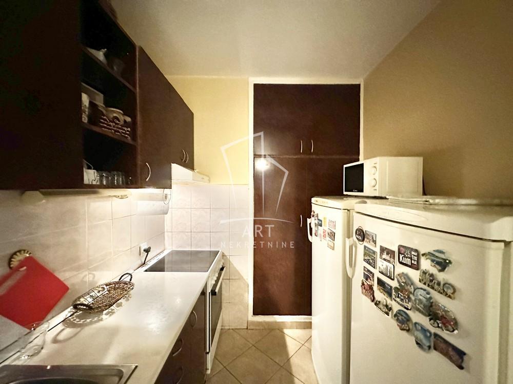 Stan na prodaju u Beogradu, Karaburma, troiposoban, 73m2, cena 175000 evra