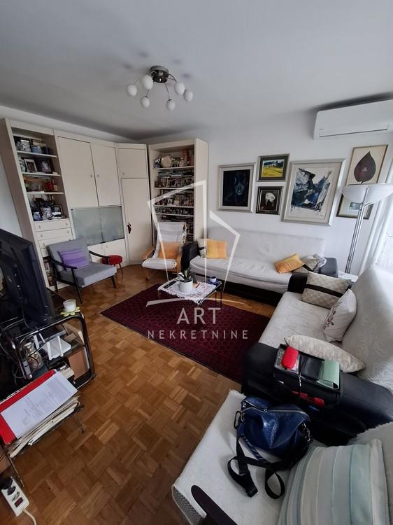 Stan na prodaju u Beogradu, Novi Beograd, jednoiposoban, 49m2, cena 200000 evra