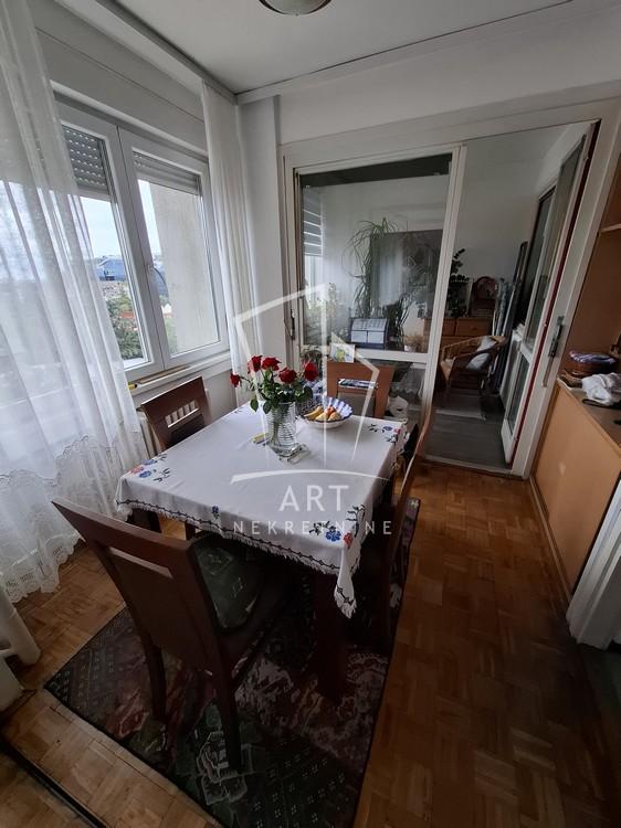 Stan na prodaju u Beogradu, Novi Beograd, jednoiposoban, 49m2, cena 200000 evra