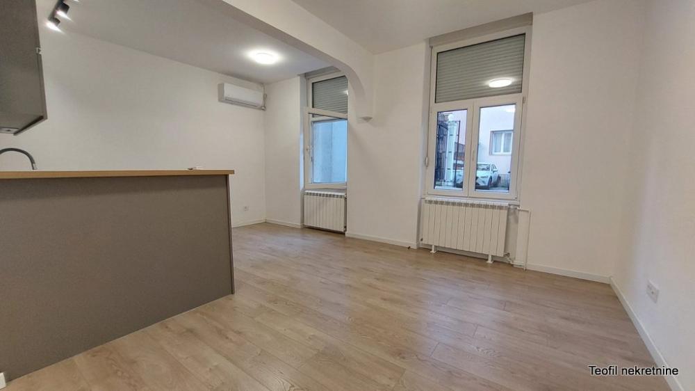 Stan na prodaju u Beogradu, Beograd (centar), cetvorosoban, 84m2, cena 380000 evra