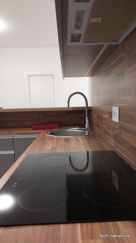 Stan na prodaju u Beogradu, Beograd (centar), cetvorosoban, 84m2, cena 380000 evra
