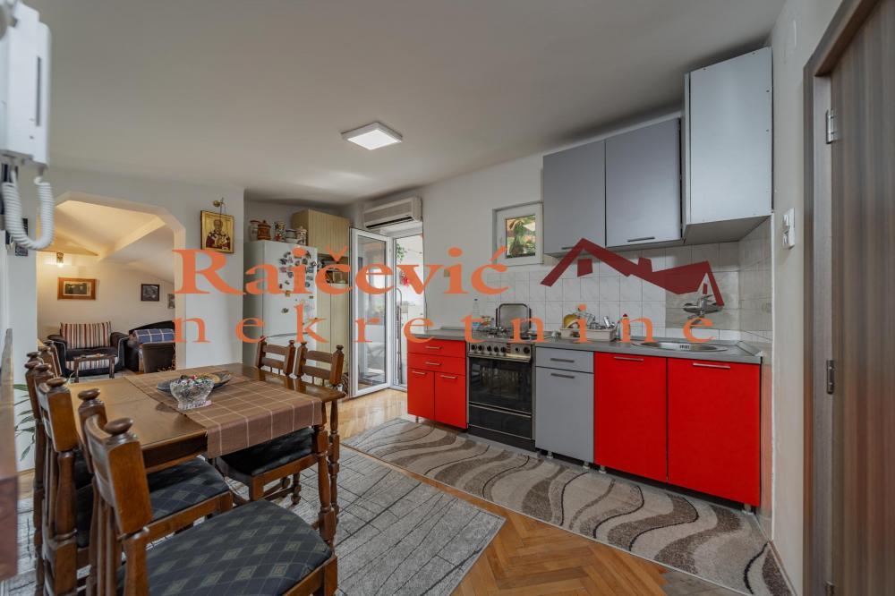 Stan na prodaju u Beogradu, Novi Beograd blok 8 (Paviljoni), jednosoban, 47m2, cena 125000 evra