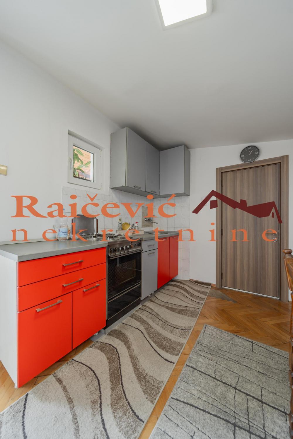 Stan na prodaju u Beogradu, Novi Beograd blok 8 (Paviljoni), jednosoban, 44m2, cena 130000 evra