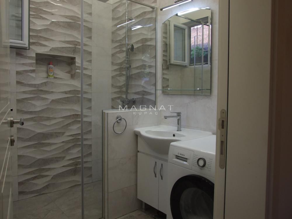 Stan na prodaju u Beogradu, Vračar, trosoban, 74m2, cena 314500 evra