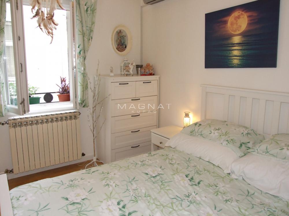 Stan na prodaju u Beogradu, Vračar, trosoban, 74m2, cena 314500 evra