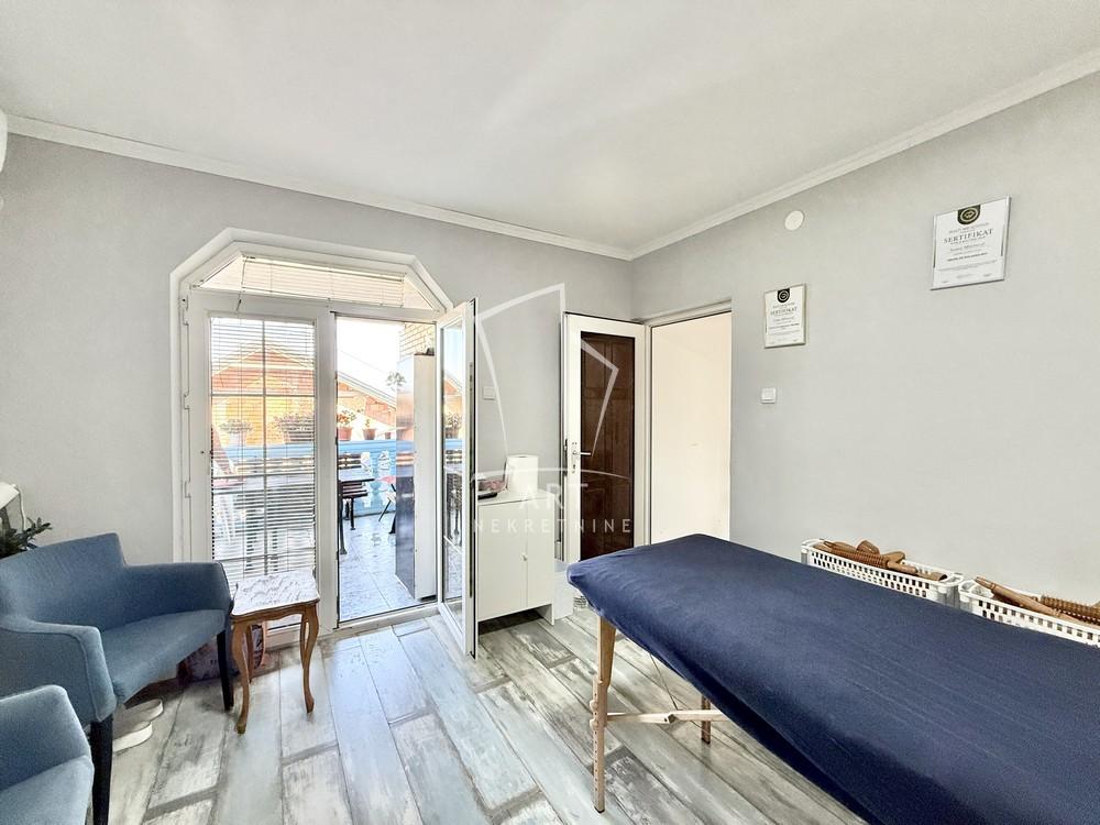 Stan na prodaju u Beogradu, Kumodraž, dvoiposoban, 64m2, cena 145000 evra