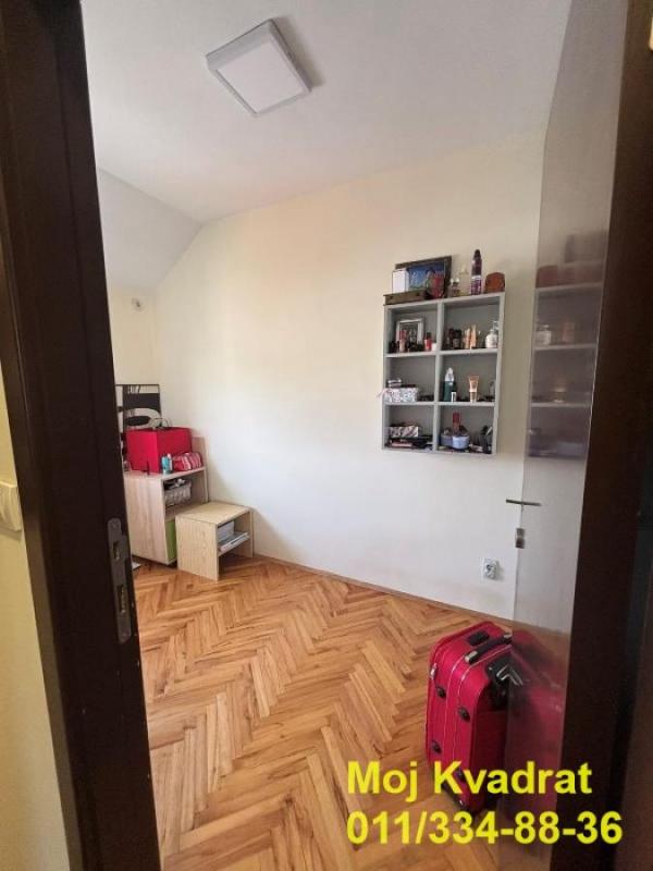 Stan na prodaju u Beogradu, Banovo brdo, cetvorosoban, 72m2, cena 170000 evra