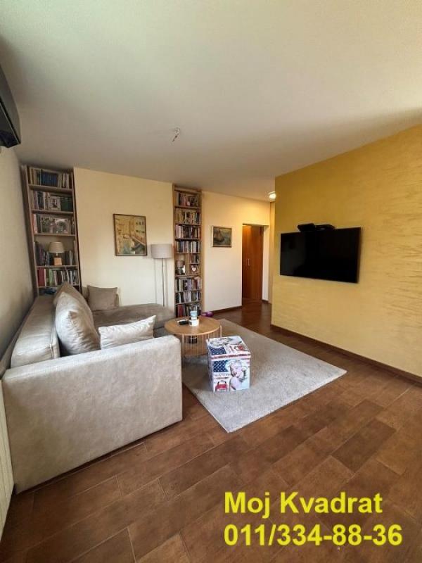 Stan na prodaju u Beogradu, Banovo brdo, cetvorosoban, 72m2, cena 170000 evra
