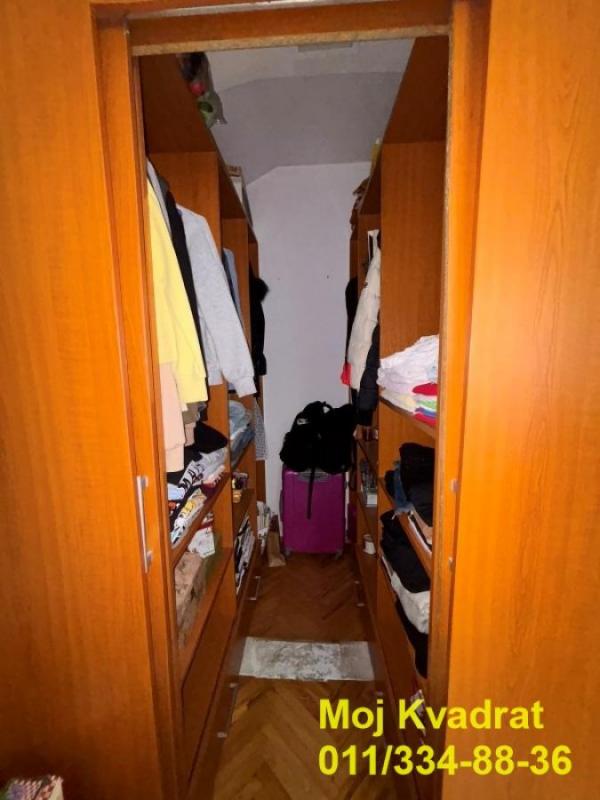 Stan na prodaju u Beogradu, Banovo brdo, cetvorosoban, 72m2, cena 170000 evra