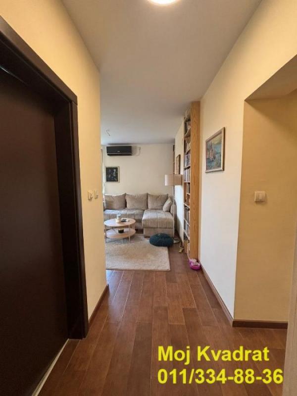 Stan na prodaju u Beogradu, Banovo brdo, cetvorosoban, 72m2, cena 170000 evra