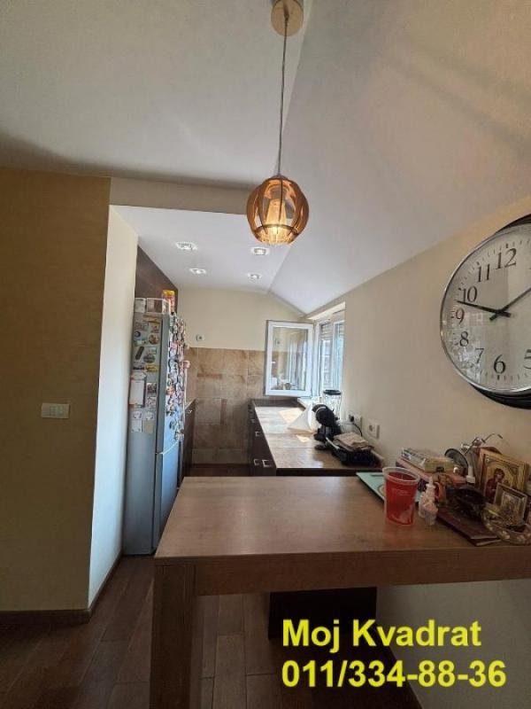 Stan na prodaju u Beogradu, Banovo brdo, cetvorosoban, 72m2, cena 170000 evra