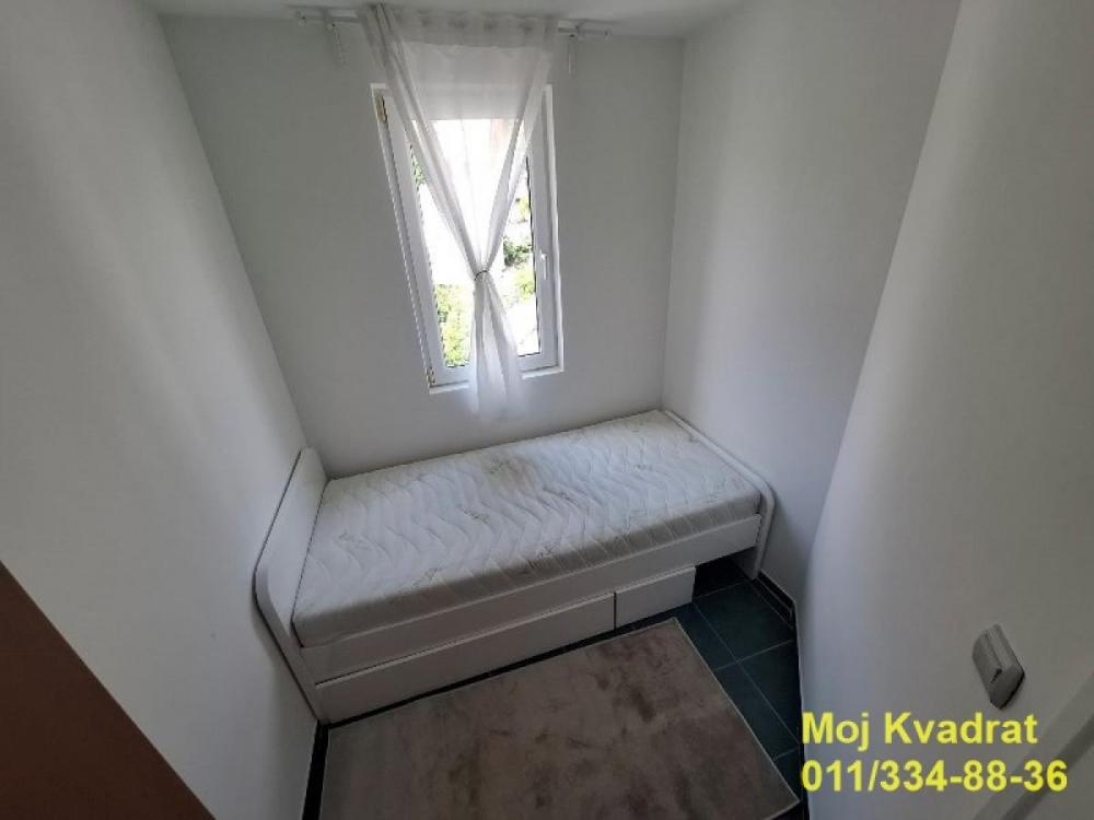 Stan na prodaju u Beogradu, Rakovica, jednoiposoban, 27m2, cena 74900 evra