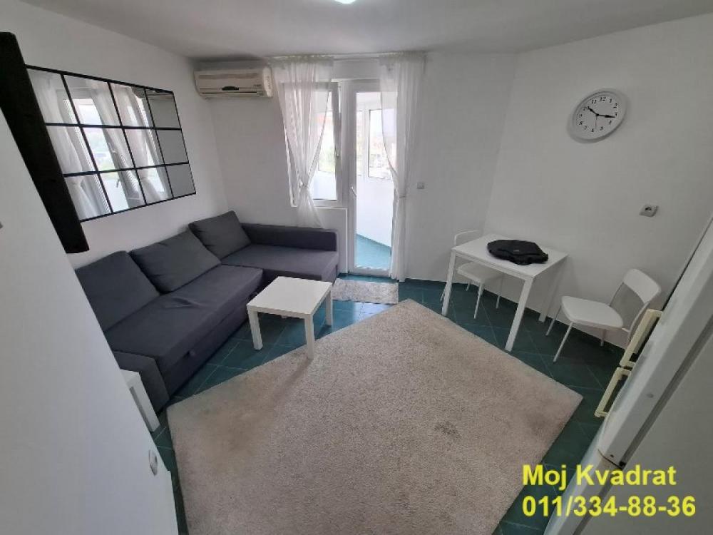 Stan na prodaju u Beogradu, Rakovica, jednoiposoban, 27m2, cena 74900 evra