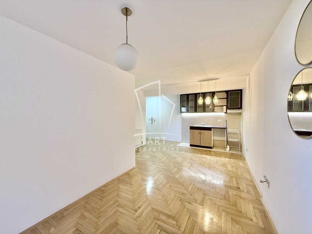 Stan na prodaju u Beogradu, Mirijevo, jednoiposoban, 37m2, cena 84000 evra