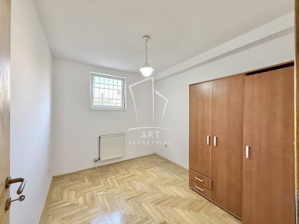 Stan na prodaju u Beogradu, Mirijevo, jednoiposoban, 37m2, cena 84000 evra