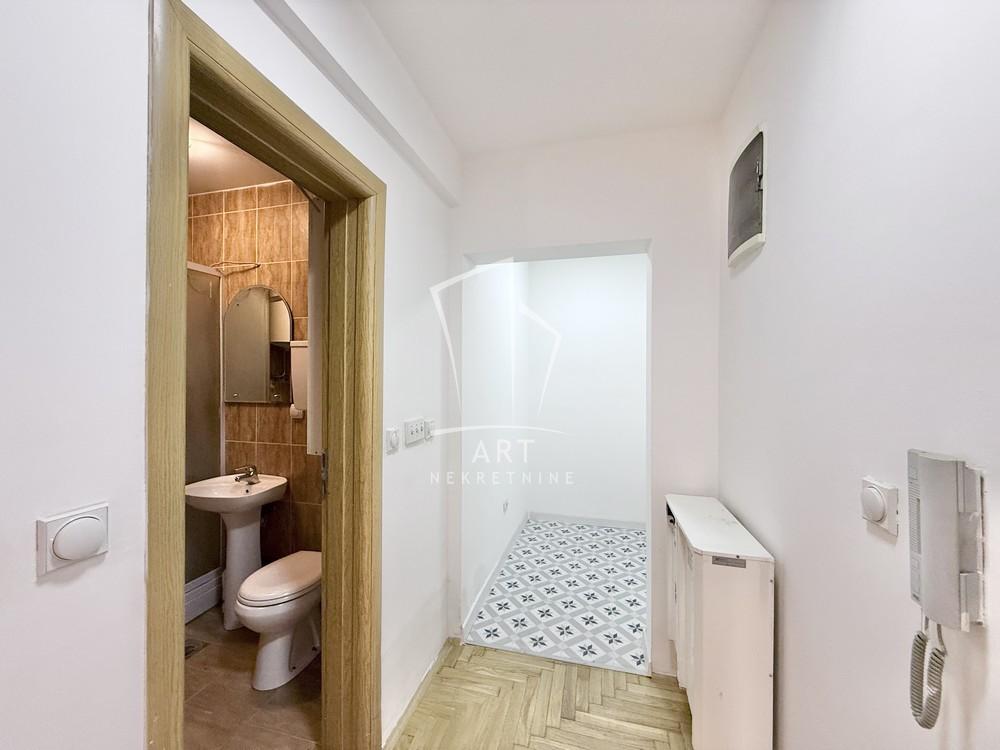 Stan na prodaju u Beogradu, Mirijevo, jednoiposoban, 37m2, cena 84000 evra