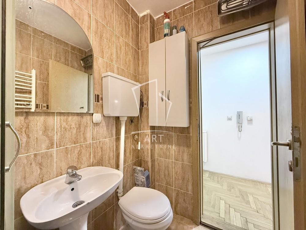 Stan na prodaju u Beogradu, Mirijevo, jednoiposoban, 37m2, cena 84000 evra
