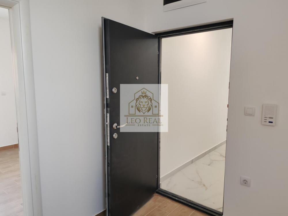 Stan na prodaju u Beogradu, Surčin, trosoban, 62m2, cena 124980 evra