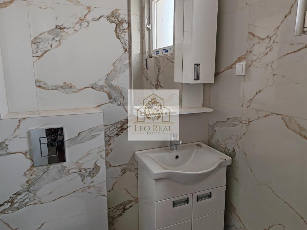 Stan na prodaju u Beogradu, Surčin, trosoban, 62m2, cena 124980 evra