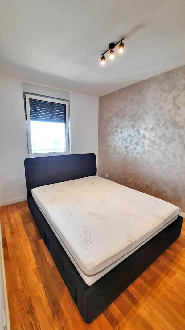 Stan na prodaju u Beogradu, Zvezdara, trosoban, 68m2, cena 228500 evra