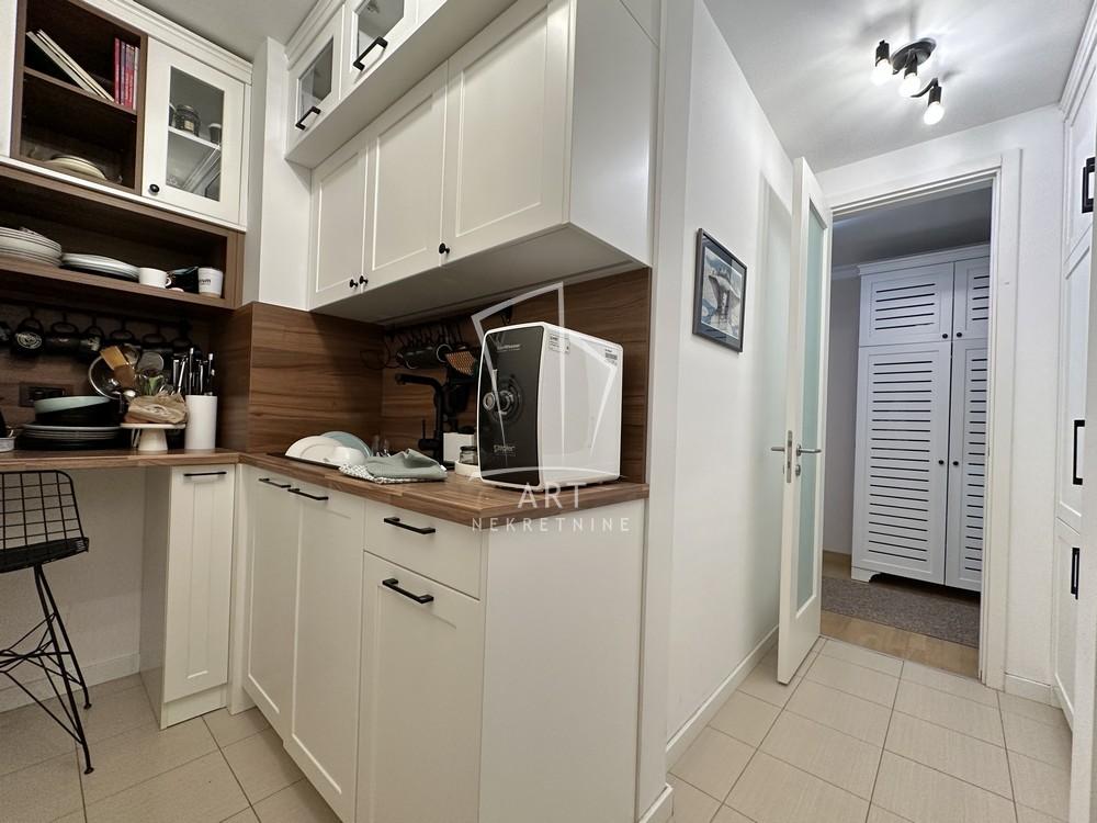 Stan na prodaju u Beogradu, Novi Beograd, cetvorosoban, 120m2, cena 430000 evra
