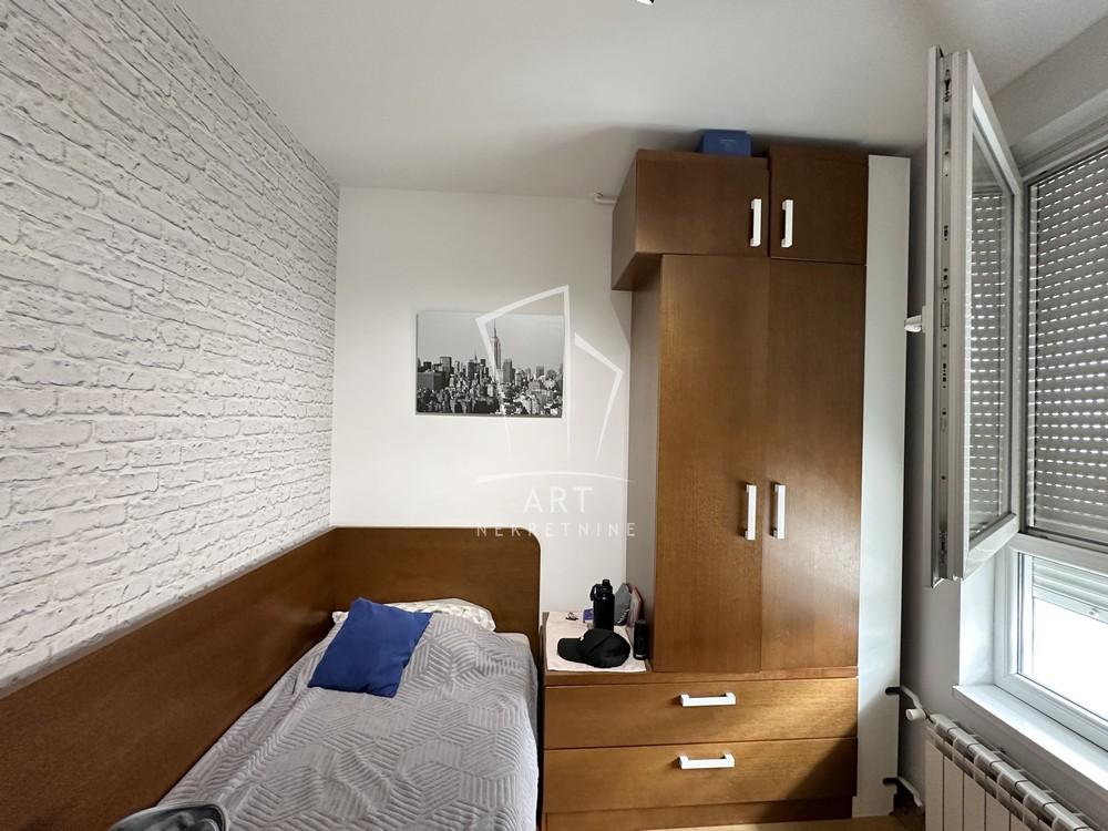Stan na prodaju u Beogradu, Novi Beograd, cetvorosoban, 120m2, cena 430000 evra