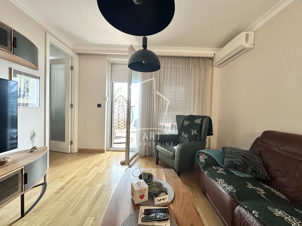 Stan na prodaju u Beogradu, Novi Beograd, cetvorosoban, 120m2, cena 430000 evra