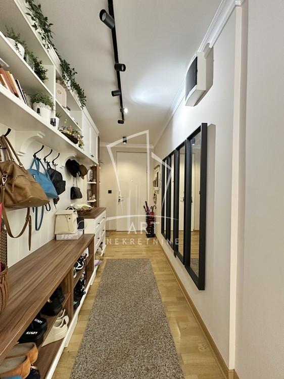 Stan na prodaju u Beogradu, Novi Beograd, cetvorosoban, 120m2, cena 430000 evra