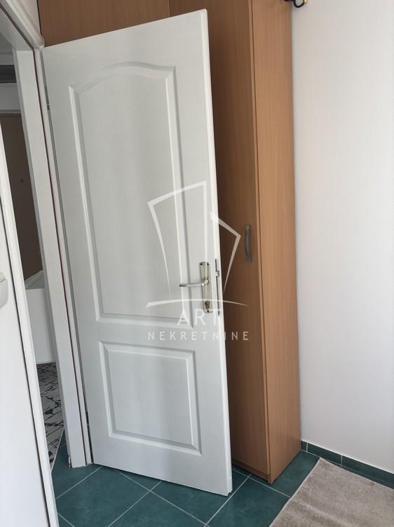Stan na prodaju u Beogradu, Rakovica, jednoiposoban, 25m2, cena 74900 evra