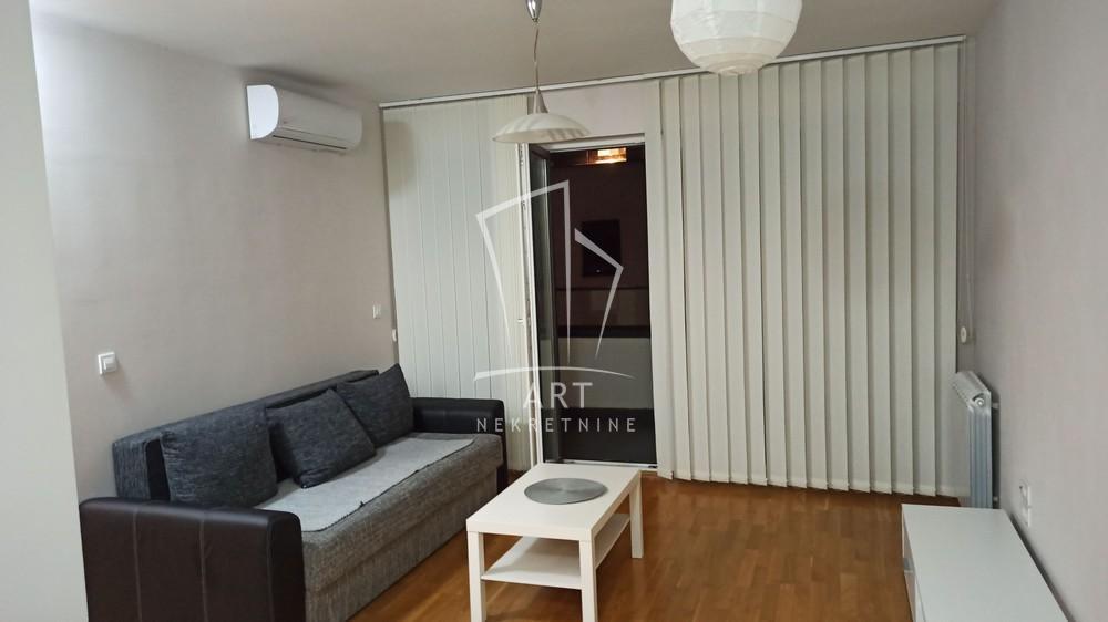 Stan na prodaju u Beogradu, Višnjička banja, dvosoban, 44m2, cena 140000 evra