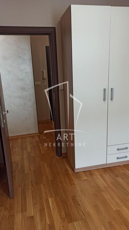Stan na prodaju u Beogradu, Višnjička banja, dvosoban, 44m2, cena 140000 evra