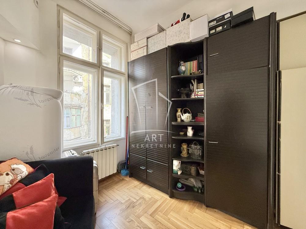 Stan na prodaju u Beogradu, Stari grad, cetvorosoban, 74m2, cena 289000 evra