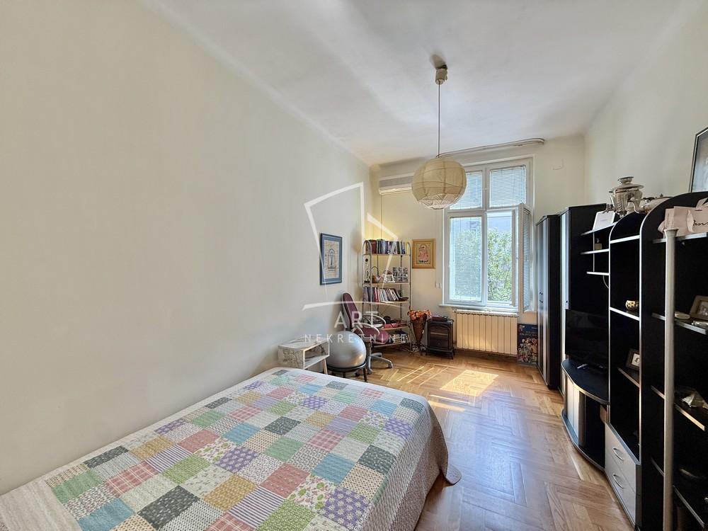 Stan na prodaju u Beogradu, Stari grad, cetvorosoban, 74m2, cena 289000 evra