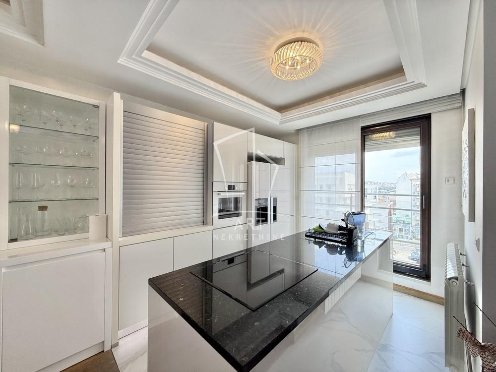 Stan na prodaju u Beogradu, Voždovac, trosoban, 123m2, cena 598600 evra