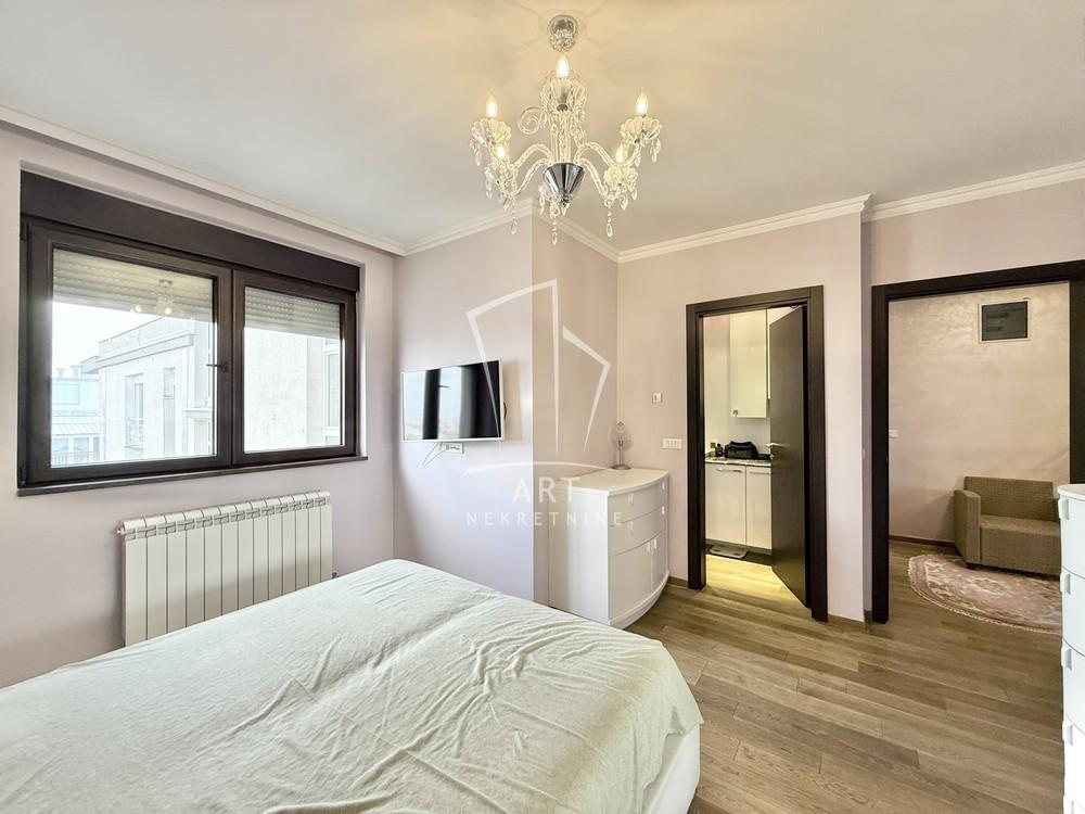 Stan na prodaju u Beogradu, Voždovac, trosoban, 123m2, cena 598600 evra