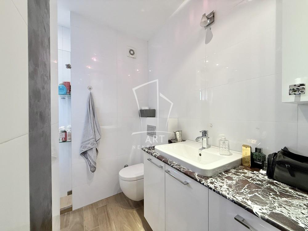 Stan na prodaju u Beogradu, Voždovac, trosoban, 123m2, cena 598600 evra