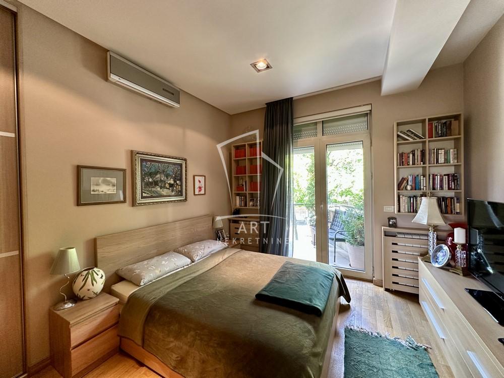 Stan na prodaju u Beogradu, Dedinje, cetvorosoban, 128m2, cena 425000 evra